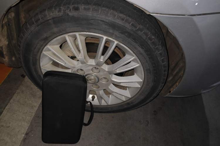 Used CHANGAN Eado 2013 1.6L Manual Elite Model China IV Standard Right Front Wheel Hub