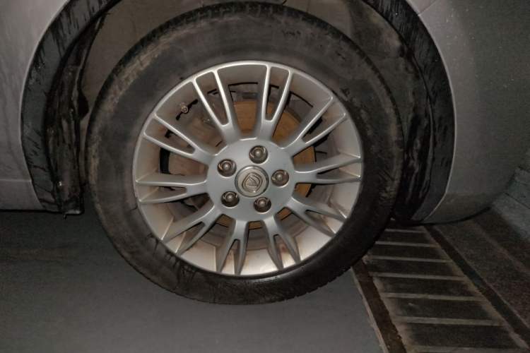 Used CHANGAN Eado 2013 1.6L Manual Luxury Model China V Standard Right Front Wheel Hub