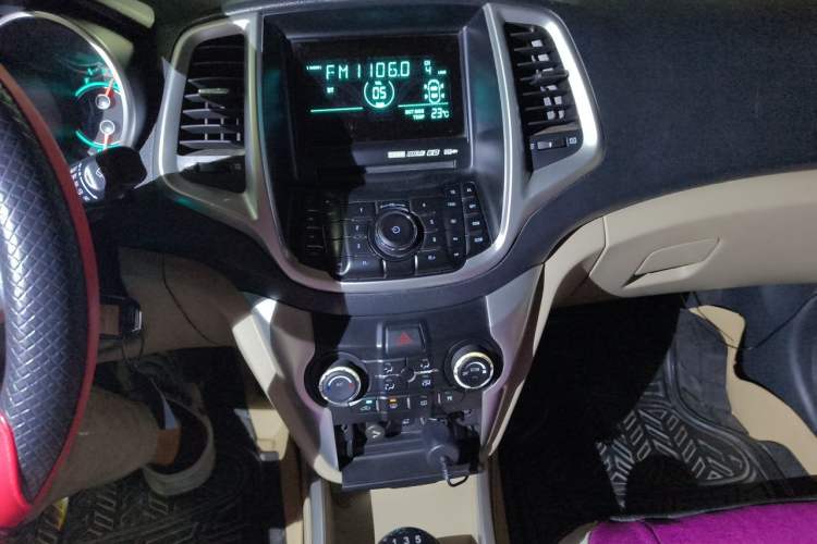 Used CHANGAN Eado 2013 1.6L Manual Luxury Model China V Standard Audio And AC Panel