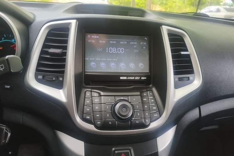 Used CHANGAN Eado 2013 1.6L Automatic Junku Model China IV Standard Audio And AC Panel