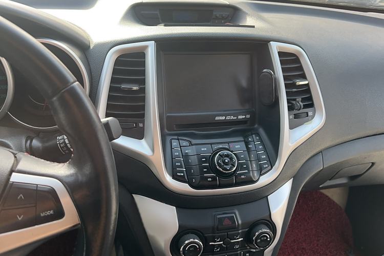 Used CHANGAN Eado 2013 1.6L Automatic ZhiKu Model China IV Standard Audio And AC Panel