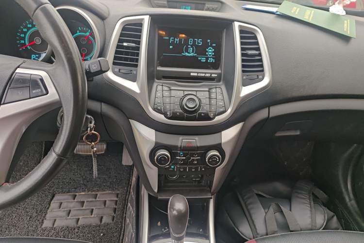 Used CHANGAN Eado 2013 1.6L Automatic Junku Model China IV Standard Audio And AC Panel