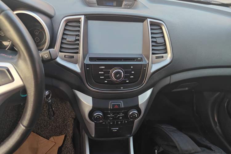 Used CHANGAN Eado 2013 1.6L Manual Junkuo Model China IV Standard Audio And AC Panel