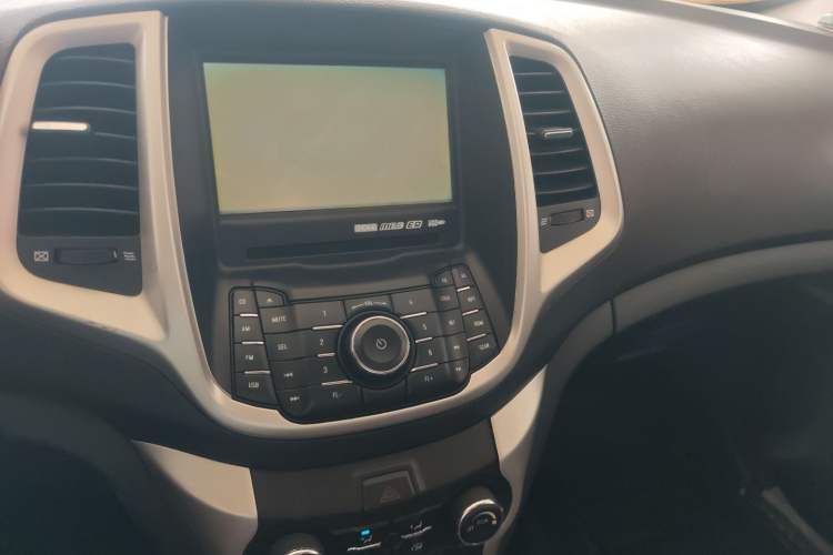 Used CHANGAN Eado 2013 1.6L Manual Junkuo Model China IV Standard Audio And AC Panel