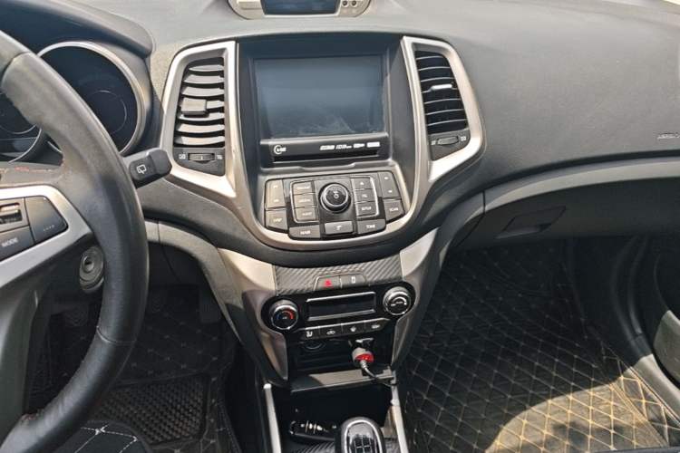 Used CHANGAN Eado 2013 1.6L Manual Junkuo Model China IV Standard Audio And AC Panel