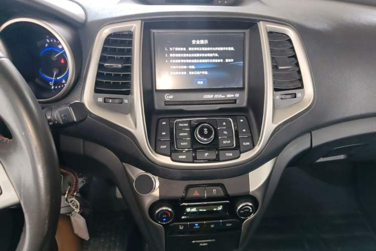 Used CHANGAN Eado 2013 1.6L Automatic ZhiKu Model China IV Standard Audio And AC Panel