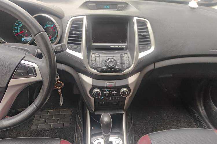 Used CHANGAN Eado 2013 1.6L Automatic Junku Model China IV Standard Audio And AC Panel