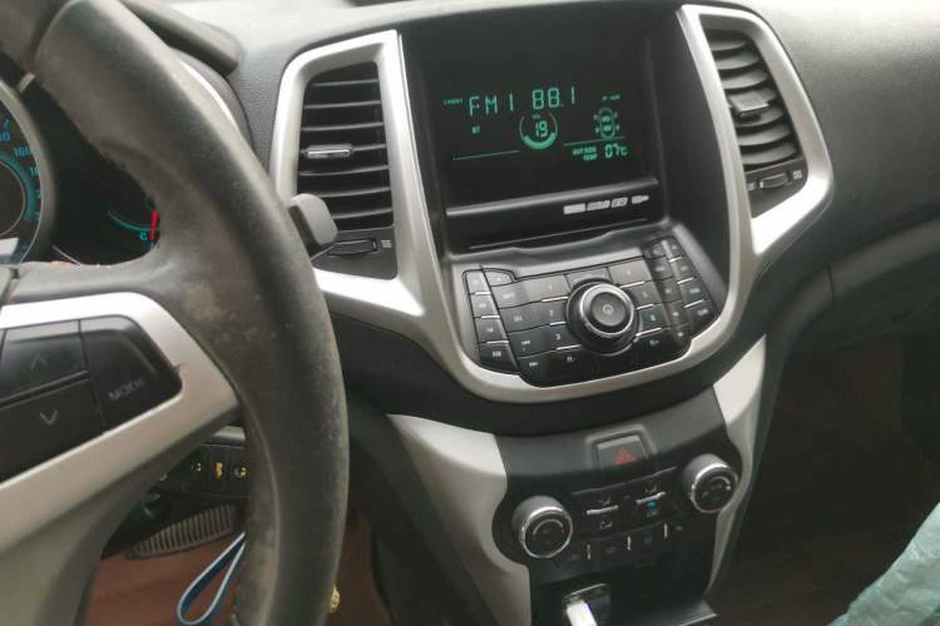 Used CHANGAN Eado 2013 1.6L Automatic ZhiKu Model China IV Standard Audio And AC Panel