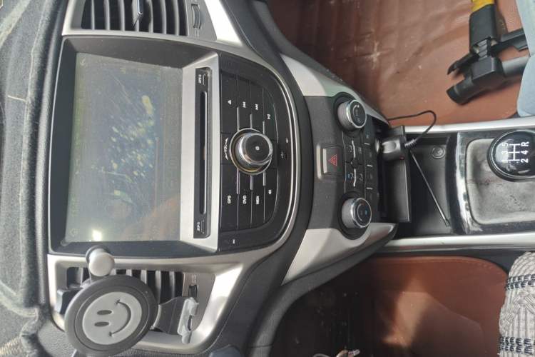 Used CHANGAN Eado 2013 1.6L Manual Luxury Model China V Standard Audio And AC Panel