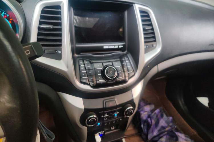 Used CHANGAN Eado 2013 1.6L Automatic Junku Model China IV Standard Audio And AC Panel