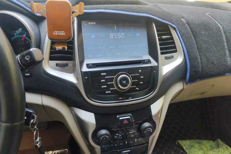 Used CHANGAN Eado 2013 1.6L Automatic Elite Model China IV Standard Audio And AC Panel