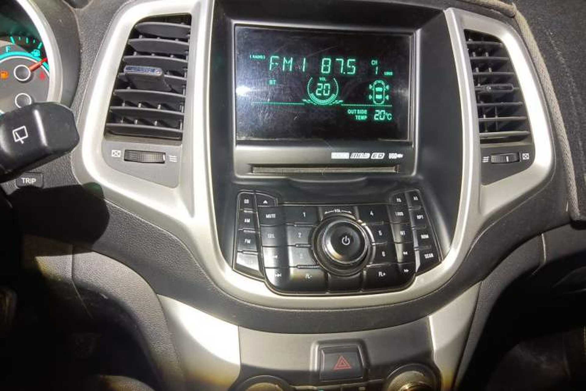 Used CHANGAN Eado 2013 1.6L Manual Junkuo Model China IV Standard Audio And AC Panel