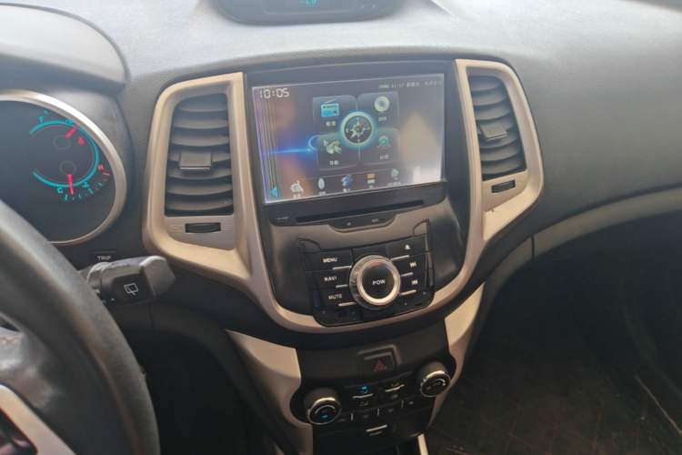 Used CHANGAN Eado 2013 1.6L Automatic Junku Model China IV Standard Audio And AC Panel