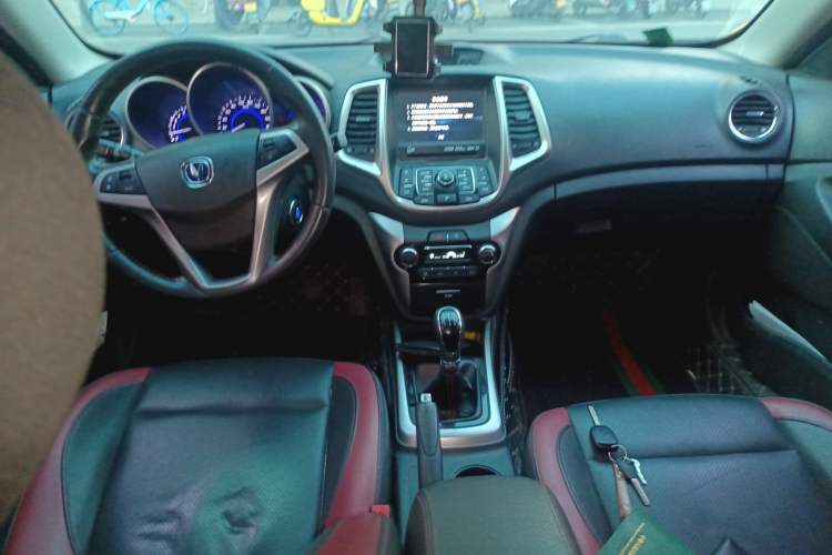 Used CHANGAN Eado 2013 1.6L Manual Junkuo Model China IV Standard Center Console