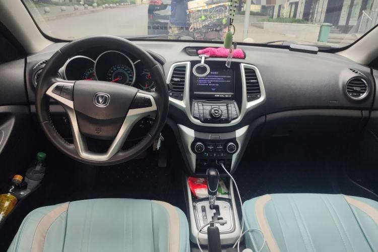 Used CHANGAN Eado 2013 1.6L Automatic ZhiKu Model China IV Standard Center Console