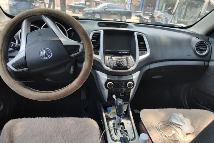 Used CHANGAN Eado 2013 1.5T Automatic Sporty Model Center Console