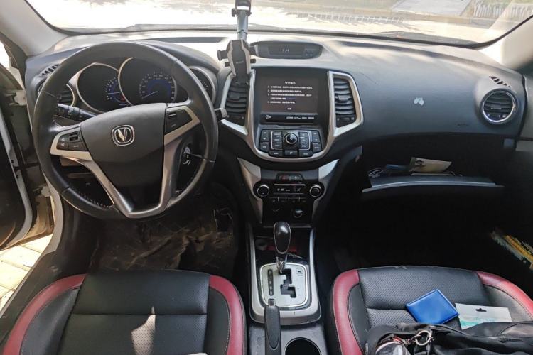Used CHANGAN Eado 2013 1.6L Automatic ZhiKu Model China IV Standard Center Console