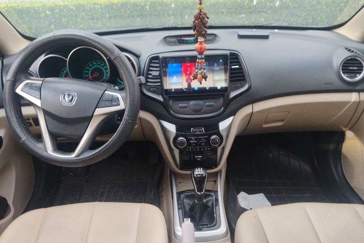 Used CHANGAN Eado 2013 1.6L Manual Luxury Model China V Standard Center Console