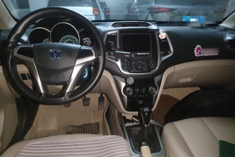 Used CHANGAN Eado 2013 1.6L Manual Elite Model China IV Standard Center Console