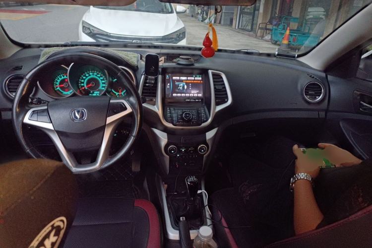 Used CHANGAN Eado 2013 1.6L Manual ZhiKu Model China IV Standard Center Console