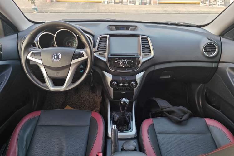 Used CHANGAN Eado 2013 1.6L Manual Junkuo Model China IV Standard Center Console
