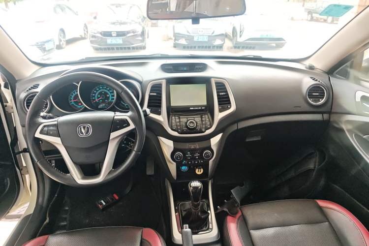 Used CHANGAN Eado 2013 1.6L Manual Junkuo Model China IV Standard Center Console
