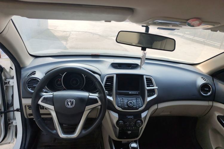 Used CHANGAN Eado 2013 1.6L Manual Elite Model China IV Standard Center Console