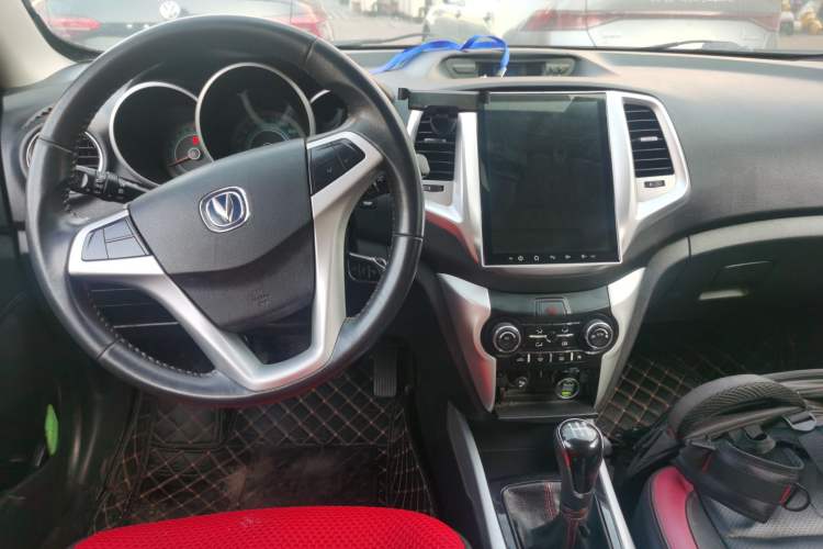 Used CHANGAN Eado 2013 1.6L Manual Junkuo Model China IV Standard Center Console