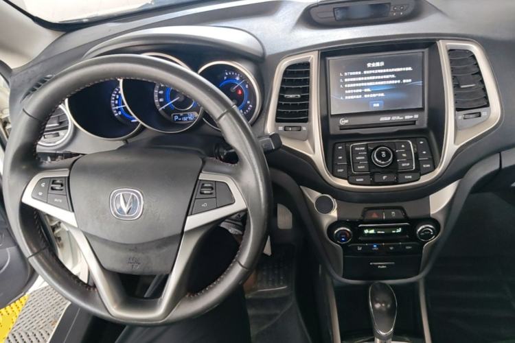 Used CHANGAN Eado 2013 1.6L Automatic ZhiKu Model China IV Standard Center Console