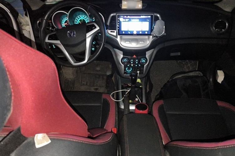 Used CHANGAN Eado 2013 1.6L Manual ZhiKu Model China IV Standard Center Console