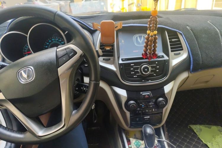 Used CHANGAN Eado 2013 1.6L Automatic Elite Model China IV Standard Center Console