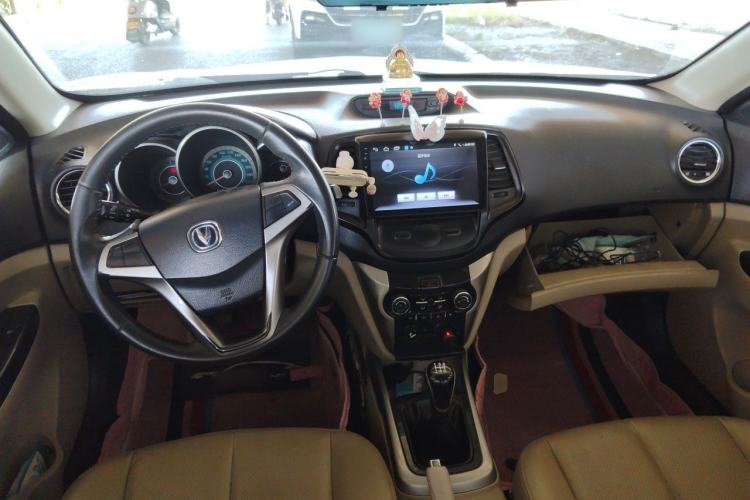 Used CHANGAN Eado 2013 1.6L Manual Luxury Model China V Standard Center Console