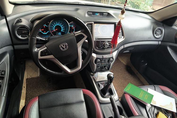 Used CHANGAN Eado 2013 1.6L Manual Junkuo Model China IV Standard Center Console