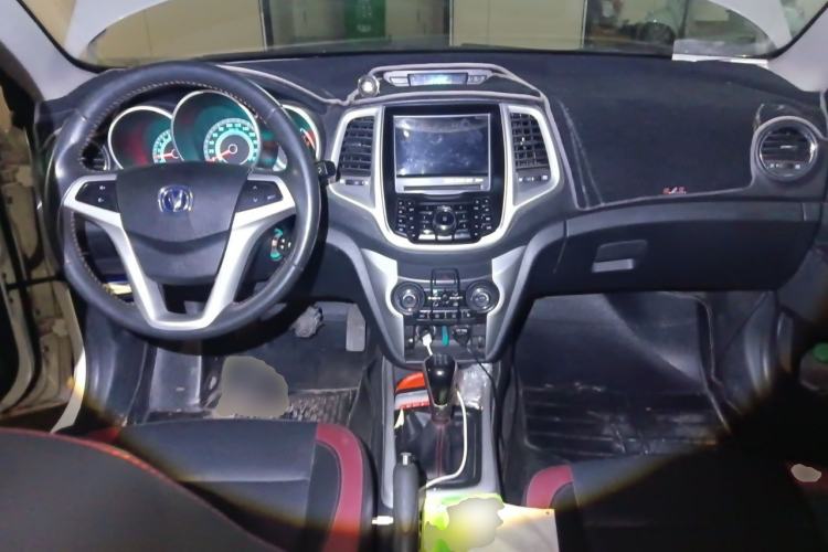 Used CHANGAN Eado 2013 1.6L Manual Junkuo Model China IV Standard Center Console