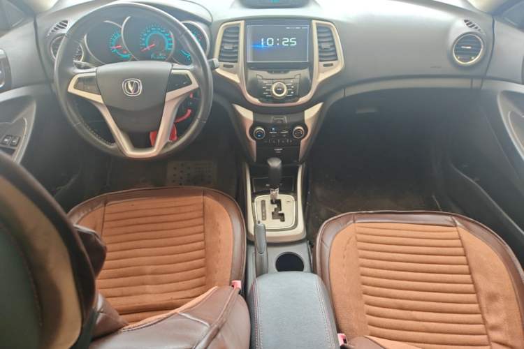 Used CHANGAN Eado 2013 1.6L Automatic Junku Model China IV Standard Center Console