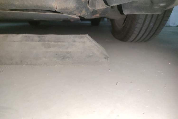 Used CHANGAN Eado 2013 1.6L Manual Elite Model China IV Standard Chassis Front Left