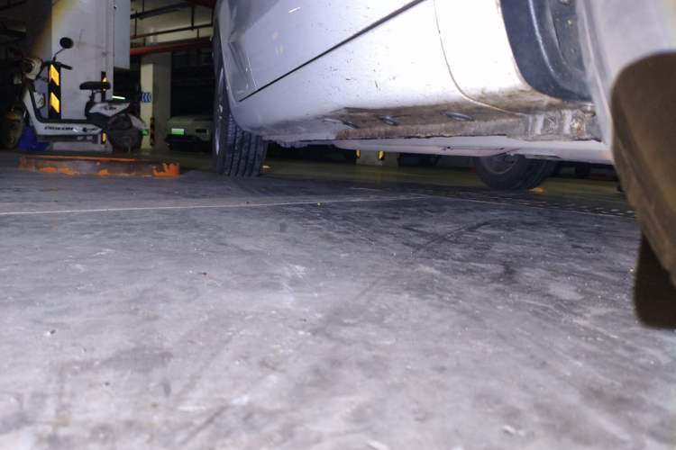 Used CHANGAN Eado 2013 1.6L Automatic Junku Model China IV Standard Chassis Front Right