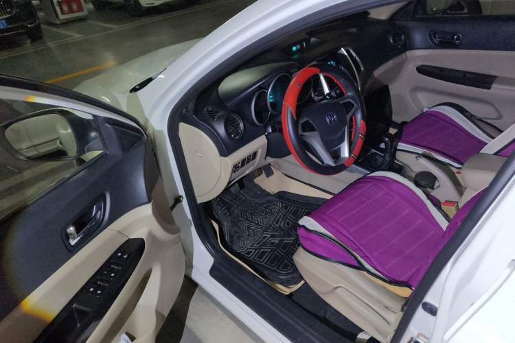 Used CHANGAN Eado 2013 1.6L Manual Luxury Model China V Standard Driver Seat