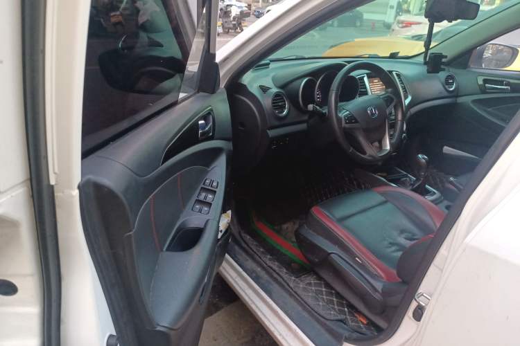 Used CHANGAN Eado 2013 1.6L Manual Junkuo Model China IV Standard Driver Seat
