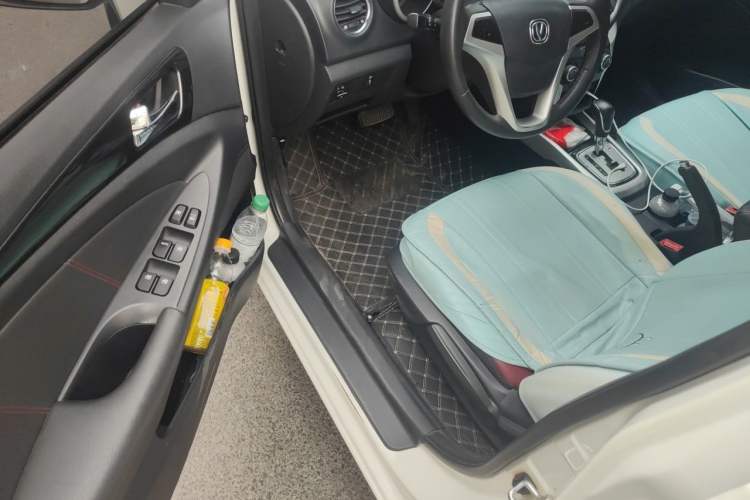 Used CHANGAN Eado 2013 1.6L Automatic ZhiKu Model China IV Standard Driver Seat
