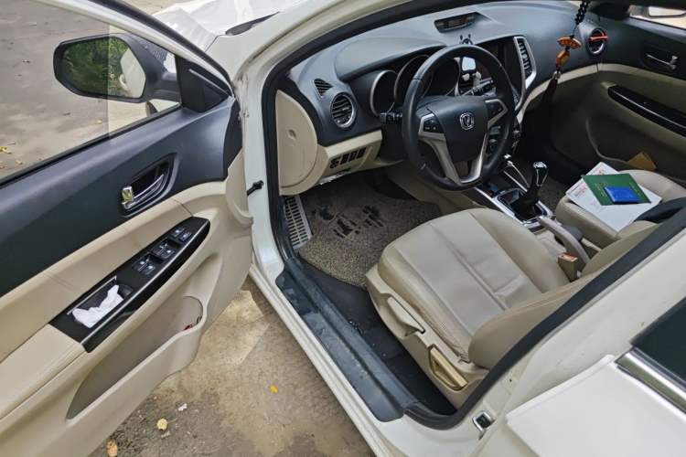 Used CHANGAN Eado 2013 1.6L Manual Luxury Model China V Standard Driver Seat
