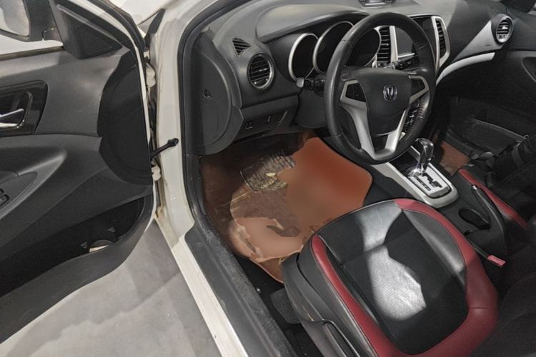 Used CHANGAN Eado 2013 1.6L Automatic ZhiKu Model China IV Standard Driver Seat