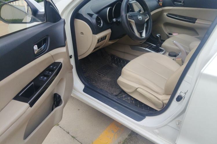 Used CHANGAN Eado 2013 1.6L Manual Luxury Model China V Standard Driver Seat