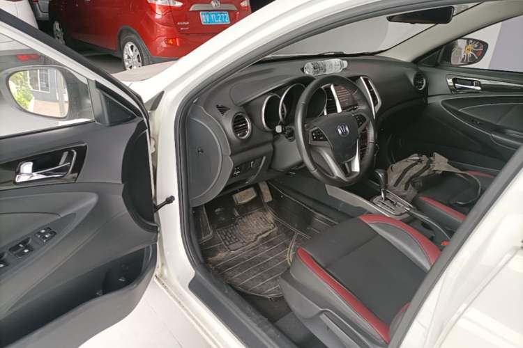 Used CHANGAN Eado 2013 1.6L Automatic Junku Model China IV Standard Driver Seat