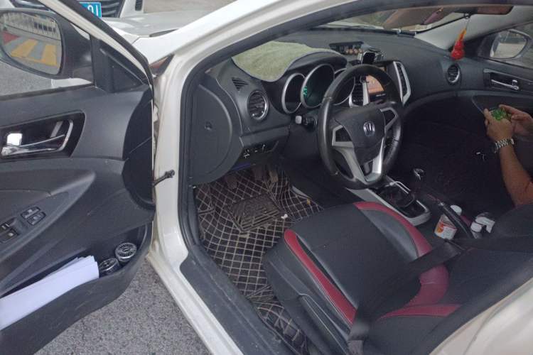Used CHANGAN Eado 2013 1.6L Manual ZhiKu Model China IV Standard Driver Seat