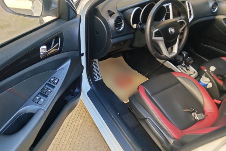 Used CHANGAN Eado 2013 1.5T Automatic Cool Edition Driver Seat