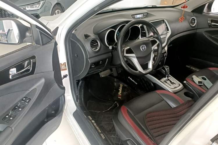 Used CHANGAN Eado 2013 1.6L Automatic Junku Model China IV Standard Driver Seat
