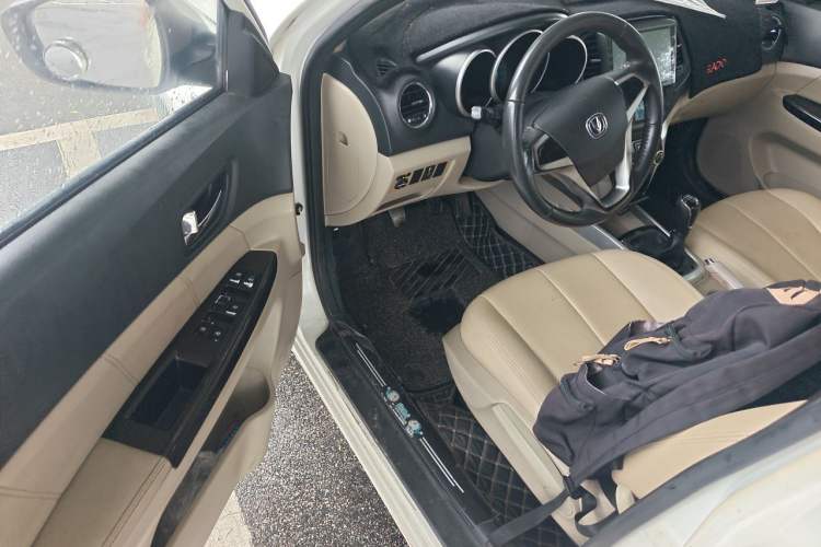 Used CHANGAN Eado 2013 1.6L Manual Elite Model China IV Standard Driver Seat