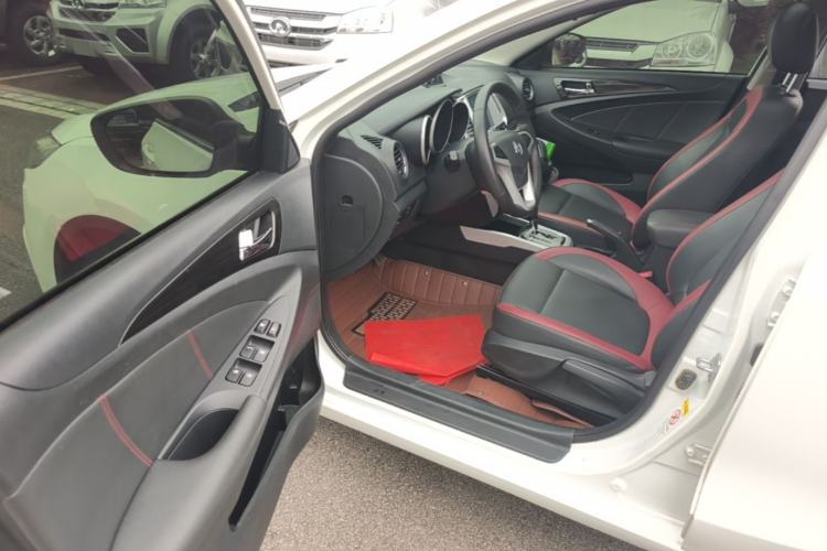 Used CHANGAN Eado 2013 1.6L Automatic Junku Model China IV Standard Driver Seat
