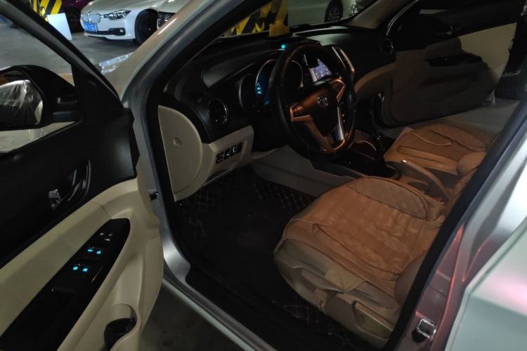 Used CHANGAN Eado 2013 1.6L Manual Luxury Model China V Standard Driver Seat